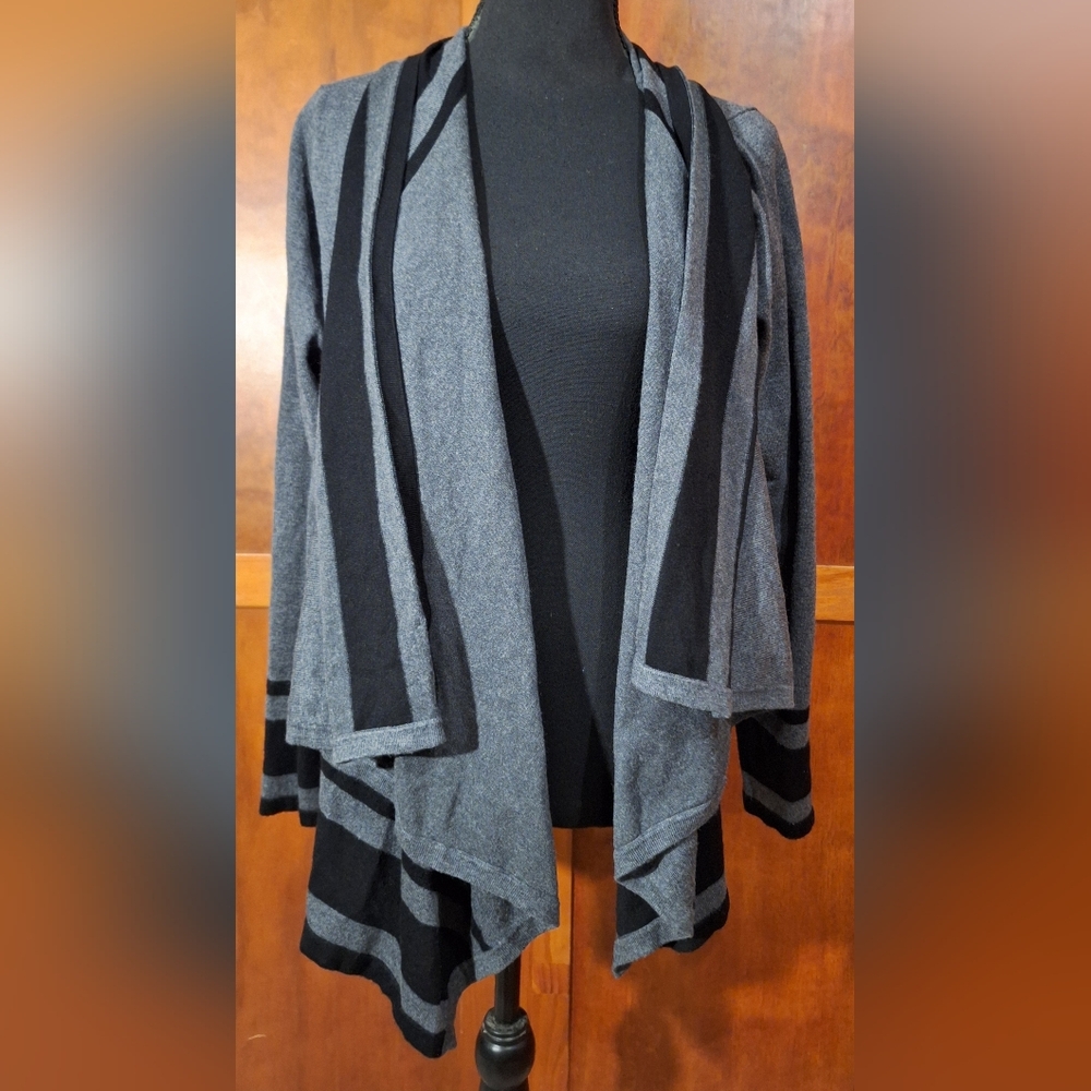 🐨 PINA ROSSI women's gray and black cardigan. Size Petite M